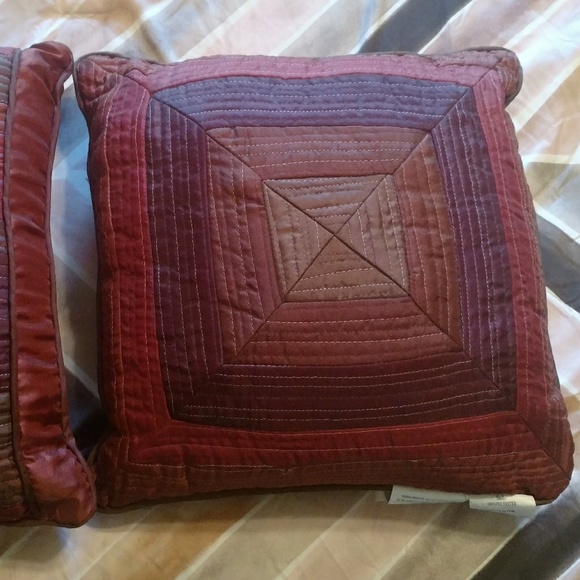 Accent Pillows - Picture 3 of 3